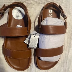 NWT tan Gap sandals made from recycled materials